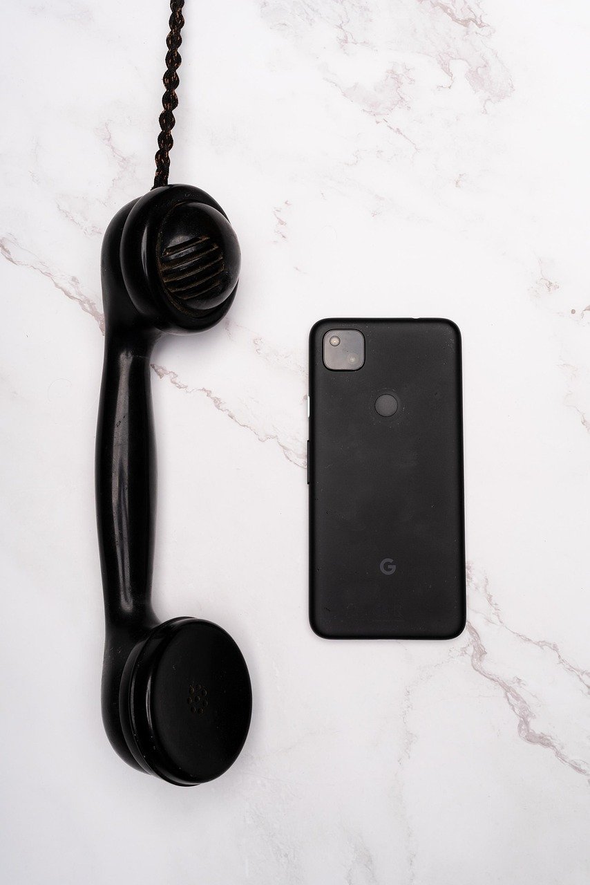 smartphone, mobile phone, cellphone, phone, vintage phone, retro, communication, contact, conversation, technology, old-fashioned